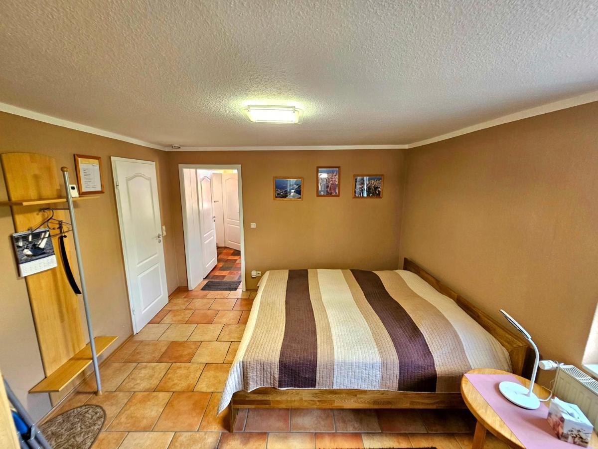 Ferienwohnung Gohlke 施特拉尔松德 外观 照片